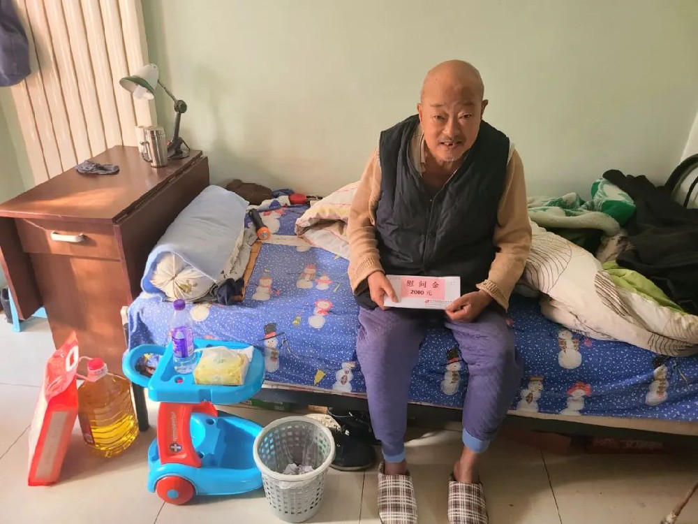 寒冬送溫暖，關(guān)懷暖人心—大龍集團(tuán)工會組織慰問活動